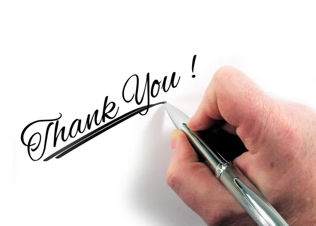 hand, write, ballpoint pen, paper, thank you, letter, letters, thank you very much, pen, thank you, thank you, thank you, thank you, thank you. Eine hilfreiche Antwort auf eine positive Bewertung schreiben