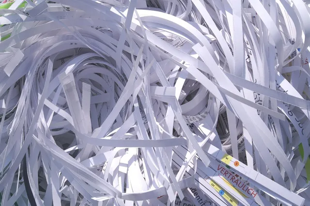 chaos, mixed up, confidential, paper, stress, chaos, chaos, chaos, confidential, confidential, confidential, confidential, confidential, stress. Falsche Eile und unbelegte Zusicherungen vermeiden